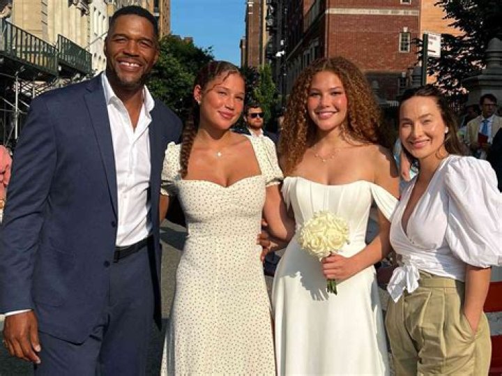 Discover The True Essence Of Kayla Quick Michael Strahan: Unraveling Her Story