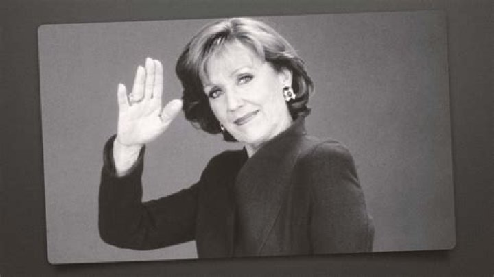 Elizabeth Hubbard - Bio, Age, Wiki, Facts and Family