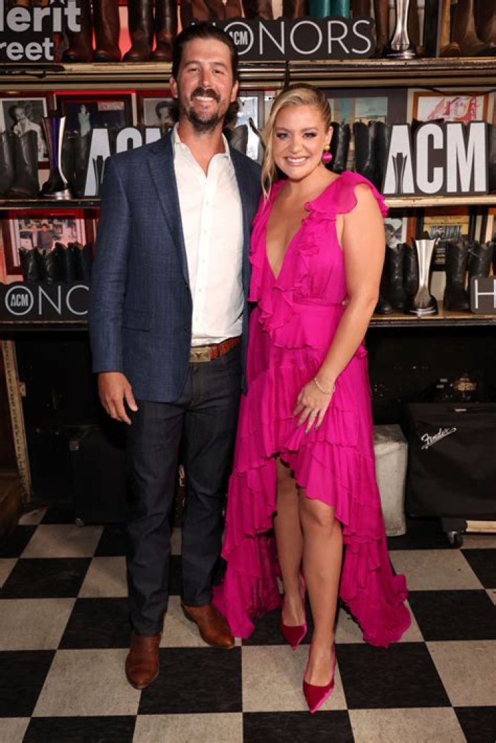 Is Lauren Alaina Expecting In 2024?