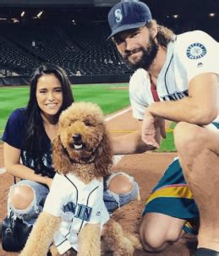 Is Robin Lopez Married?