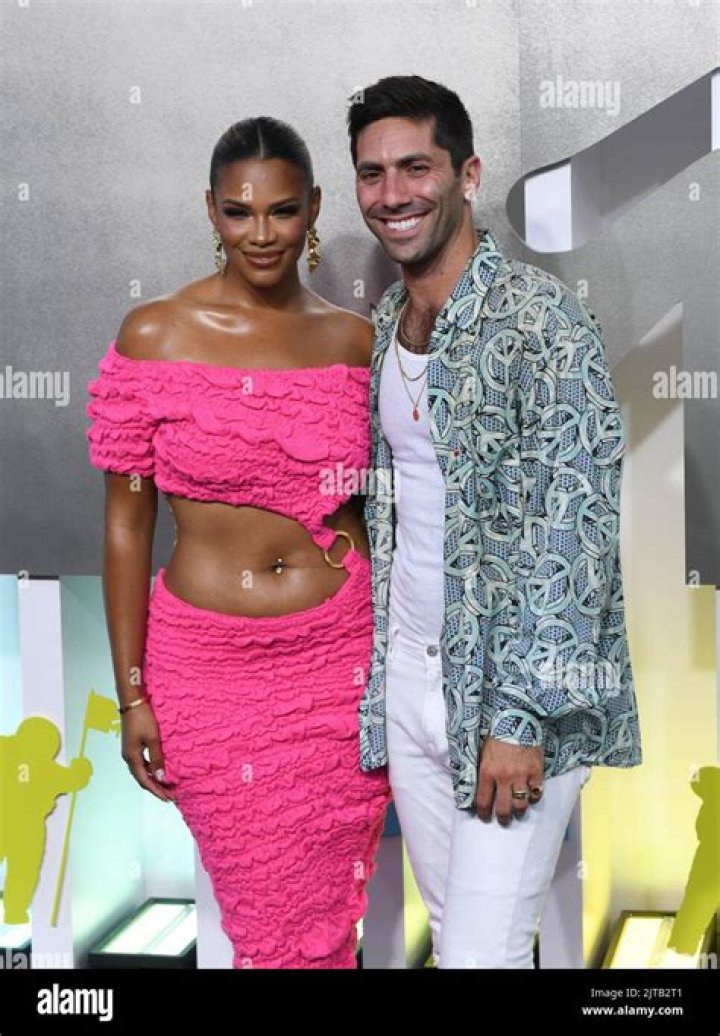 Kamie Crawford Husband, Married, Net Worth, Age, Height, Kids, Bio