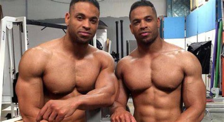 Kevin Hodge Bio, Wiki, Age, Height, Wife, Family, Kids, Brother, HodgeTwins, Workout, and Net Worth.