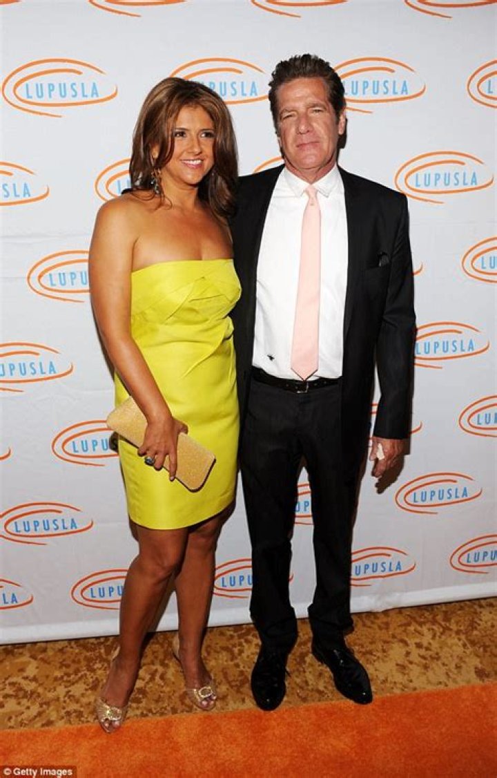 Late Eagles Guitarist Glenn Frey Left All of His Fortune to His Wife of 26 Years |