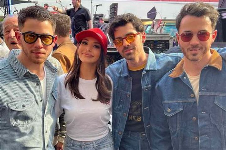 Scheana Shay And Jonas Brothers' Enduring Friendship