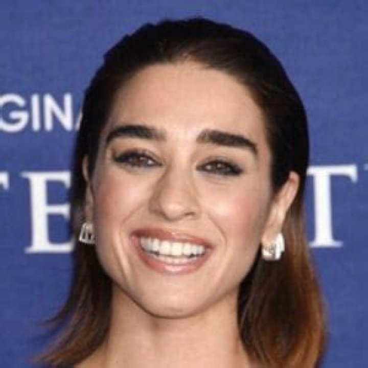 Simona Tabasco Height, Weight, Net Worth, Age, Birthday, Wikipedia, Who, Nationality, Biography